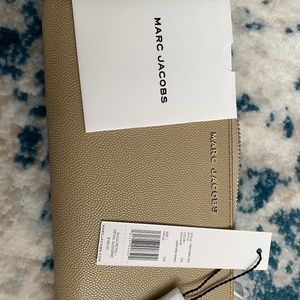 Marc Jacobs wallet (large)